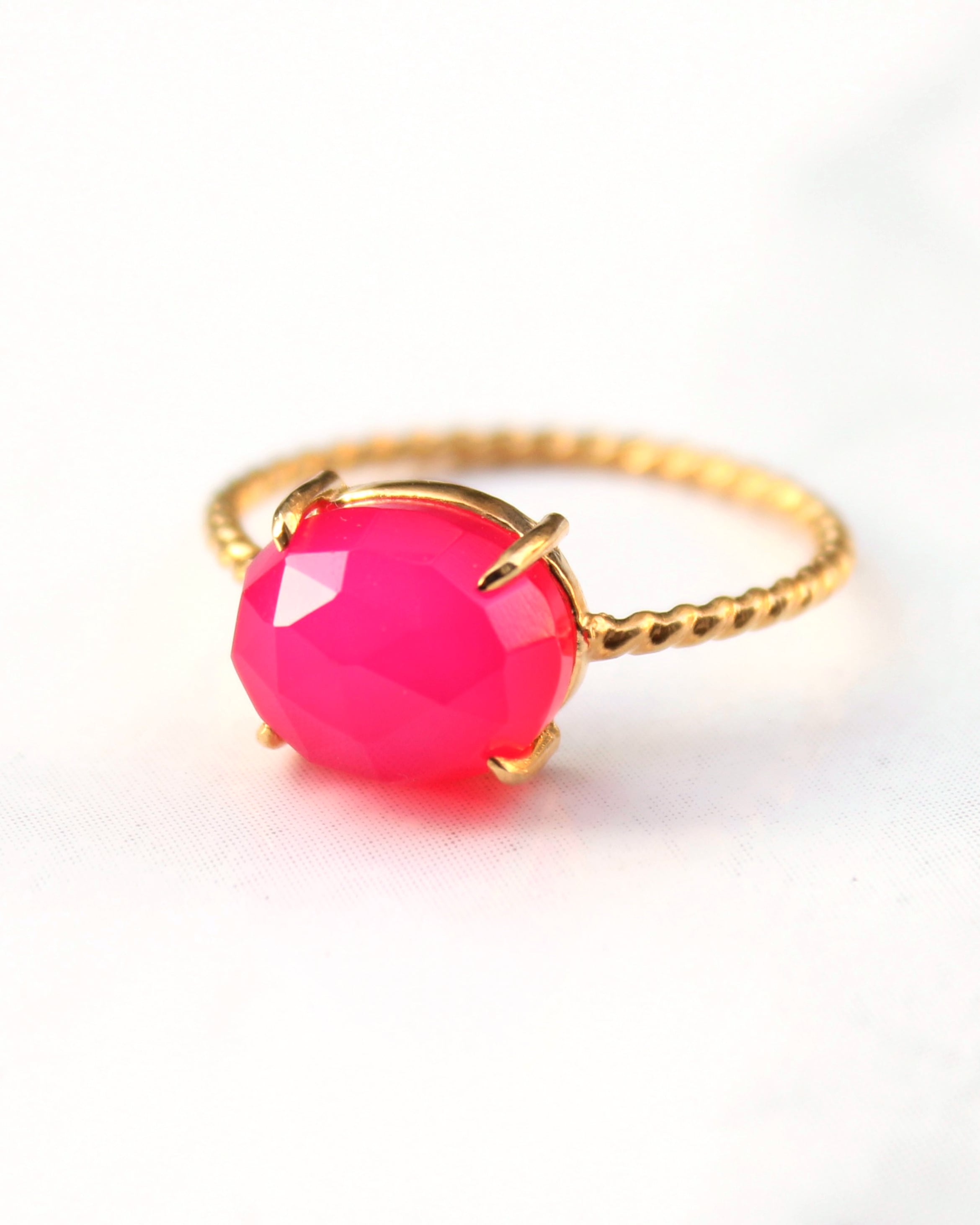 Twist ring フューシャピンクカルセドニー