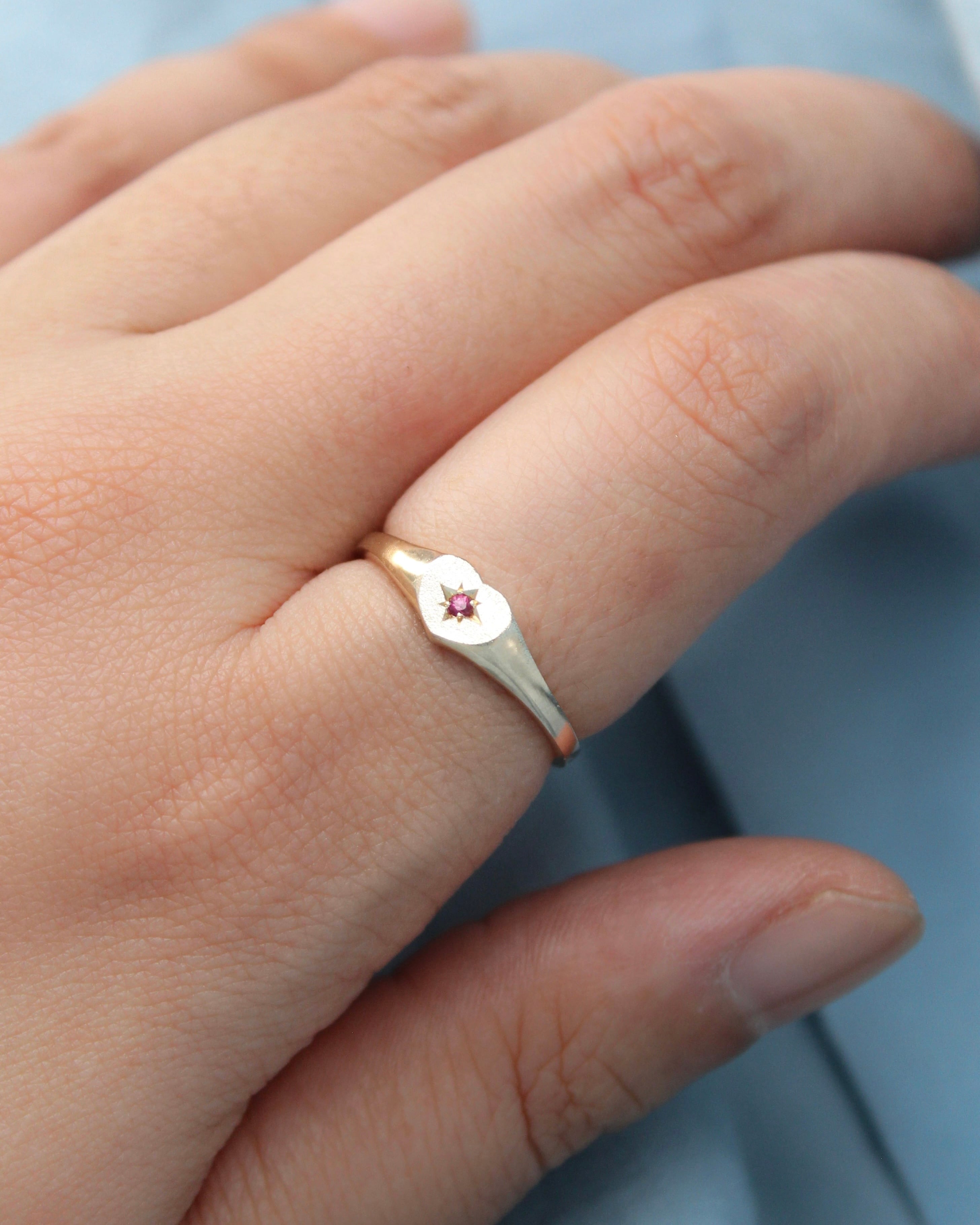 Signet ring