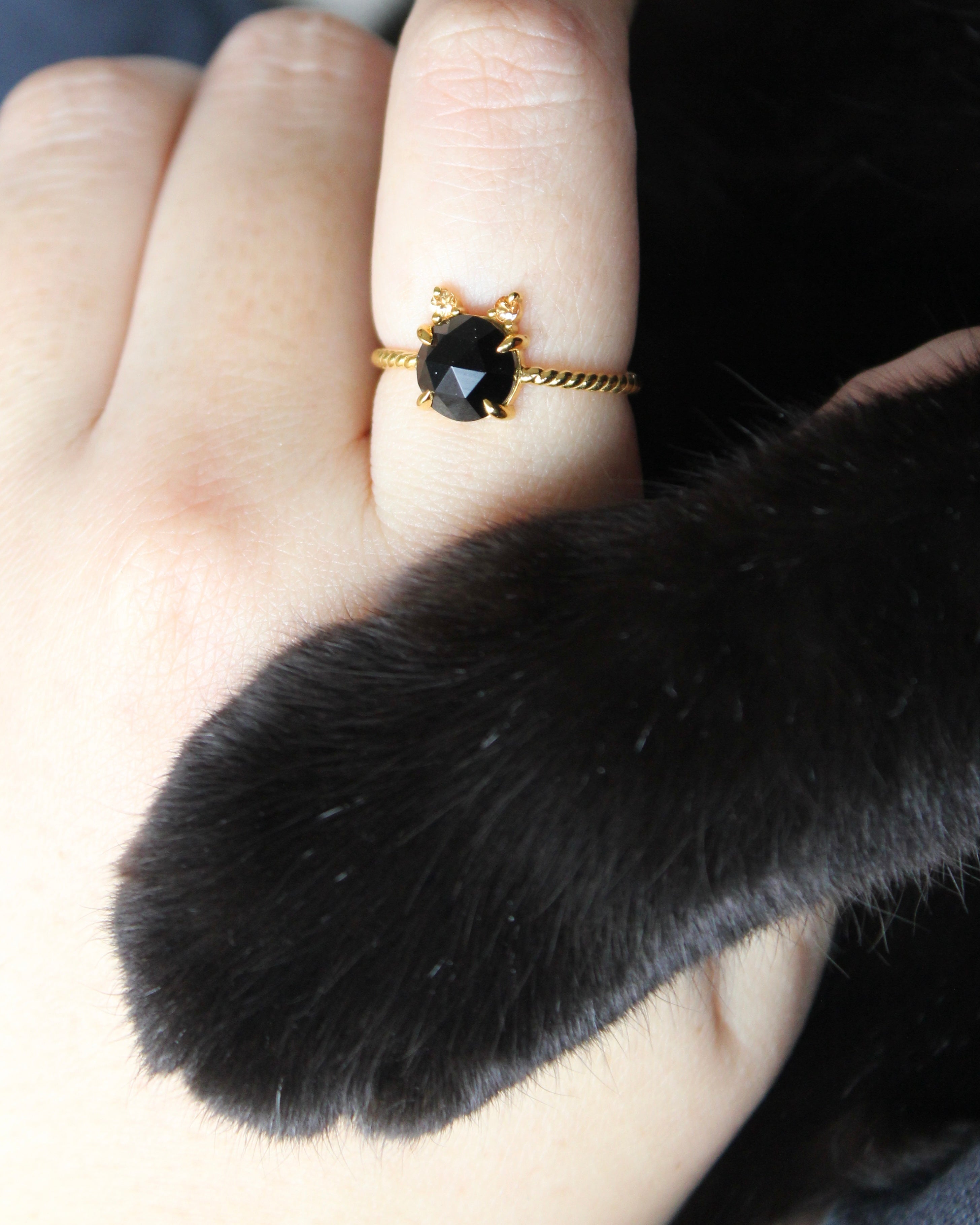 Twist ring “CAT” シャノアール