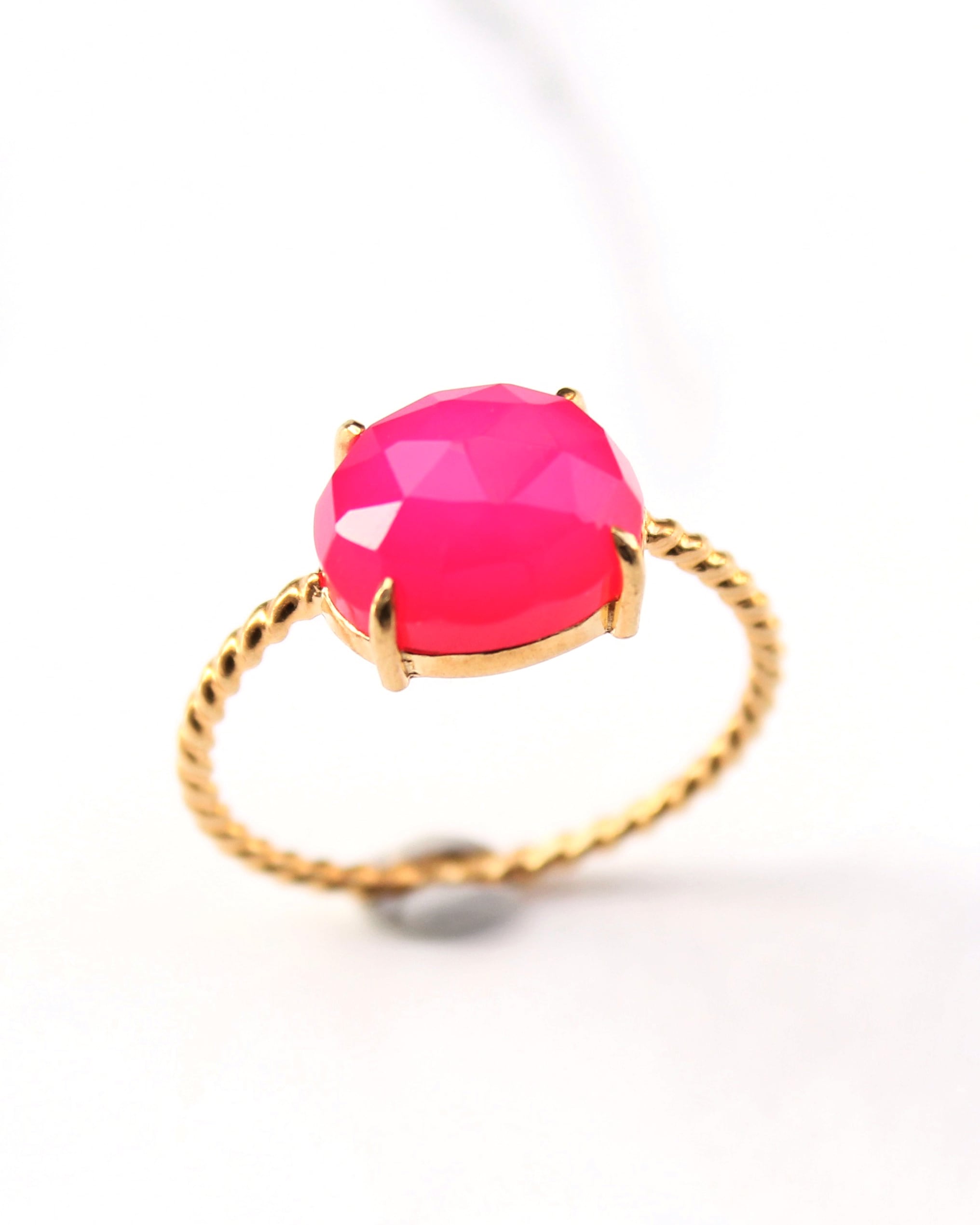 Twist ring フューシャピンクカルセドニー
