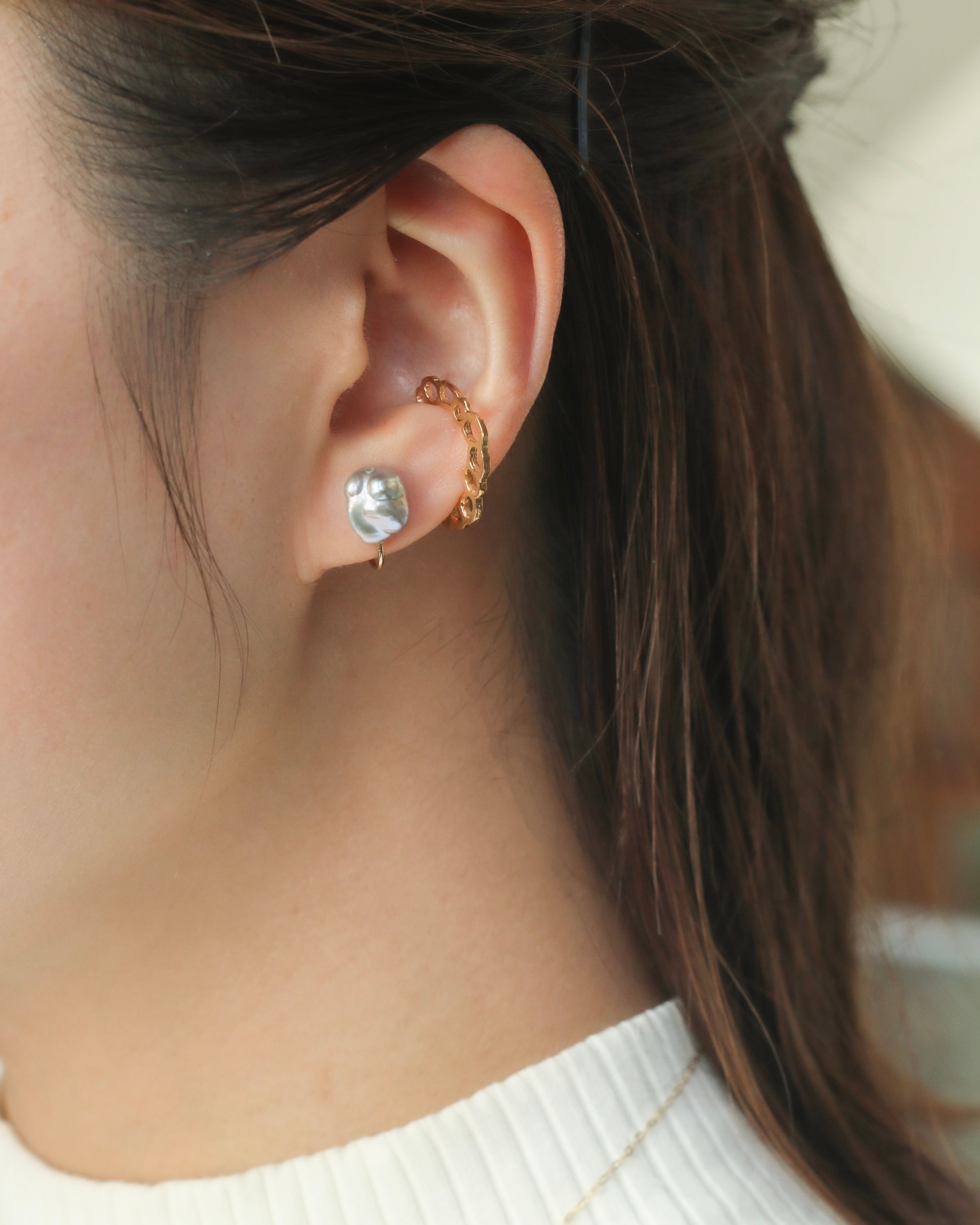 【片耳】Wパールイヤークリップ