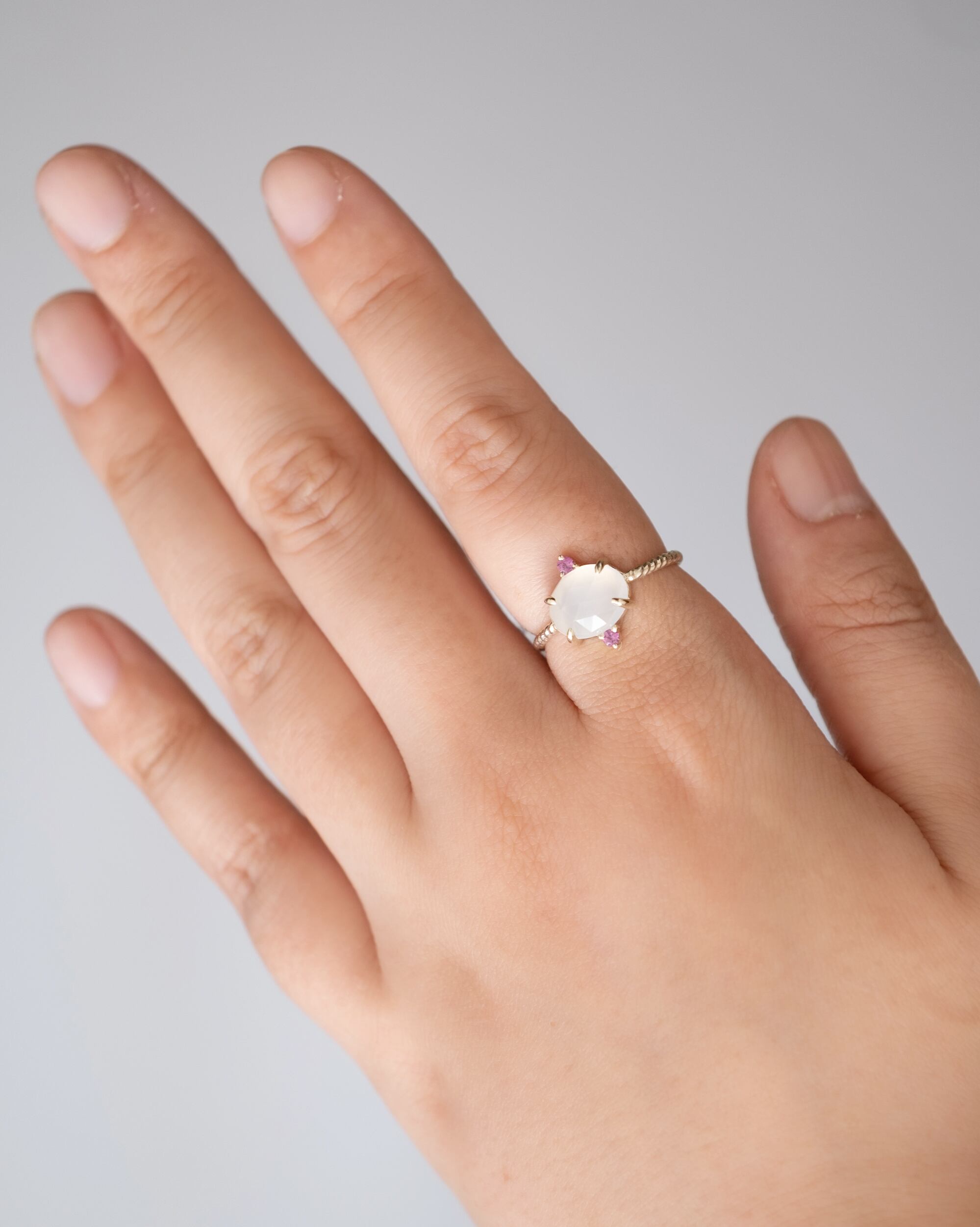 14号 K10 Twist ring+2stone ムーンストーン・ロードライトガーネット