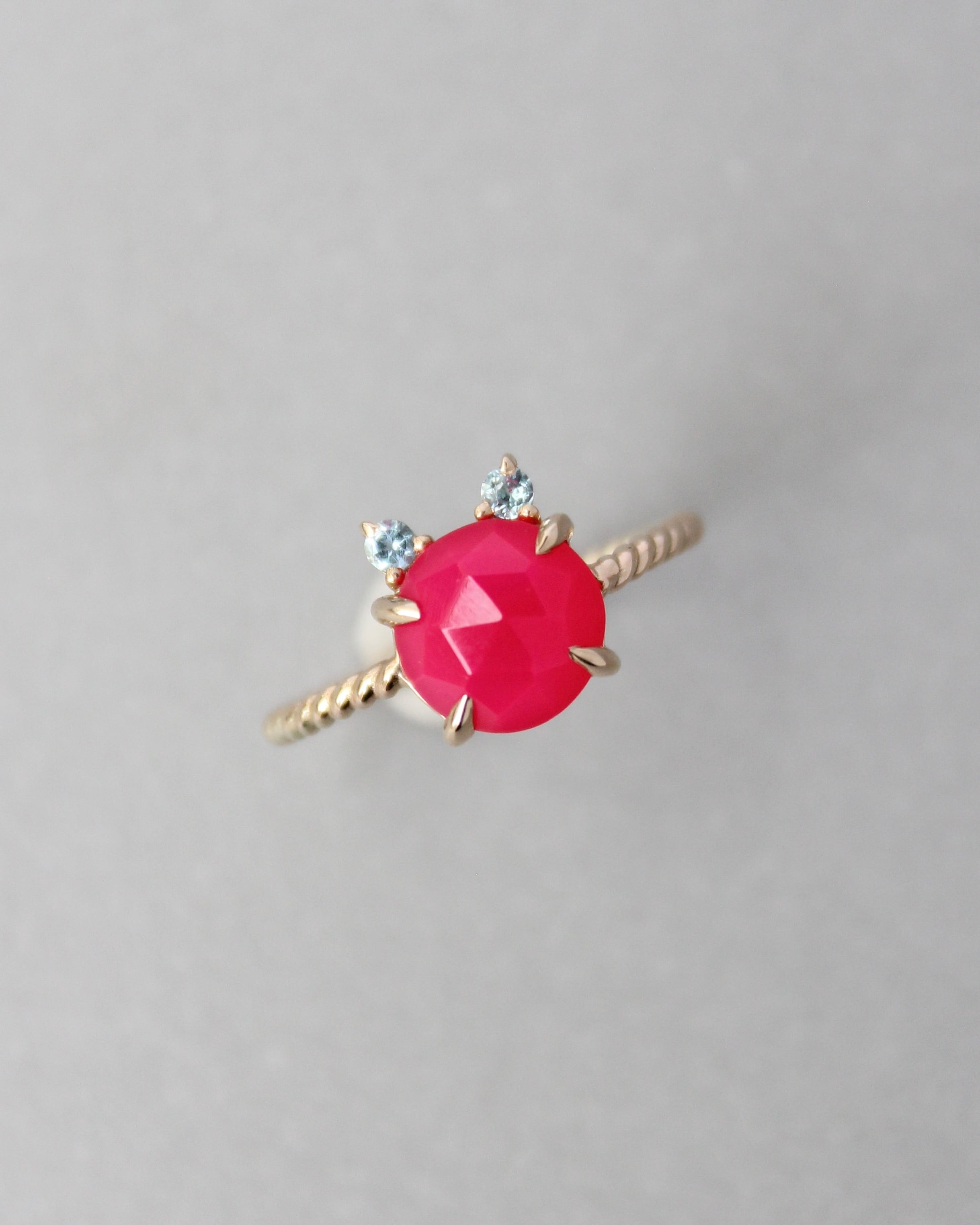 【K10】Twist ring “CAT” シャローズヴィフ