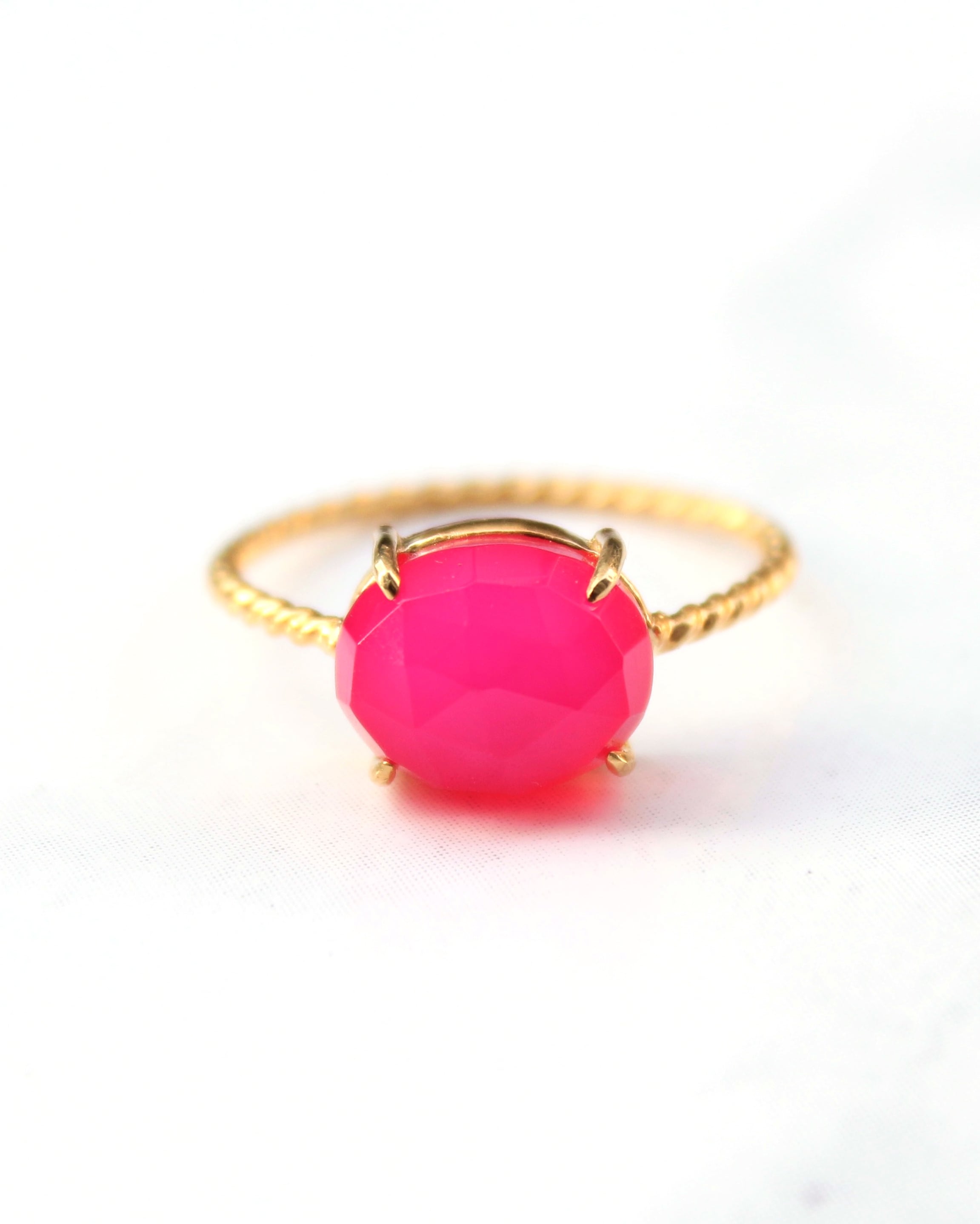 Twist ring フューシャピンクカルセドニー